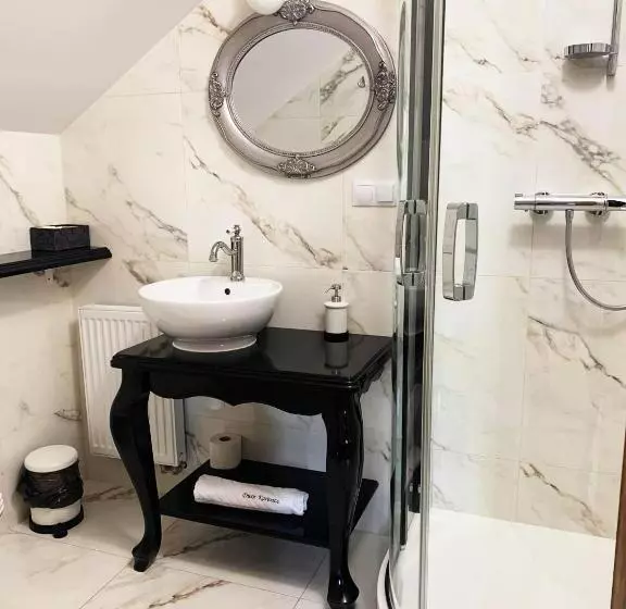 ベッドアンドブレックファースト Dwór Karwacz