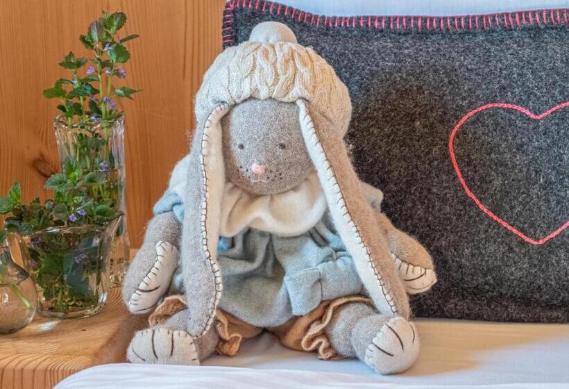 تختخواب و صبحانه Willa Mirwa