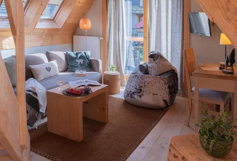 تختخواب و صبحانه Willa Mirwa