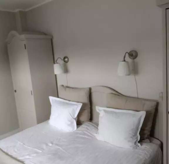 Aamiaismajoitus (B&B) Villa Park Wisełka Spa & Wellness