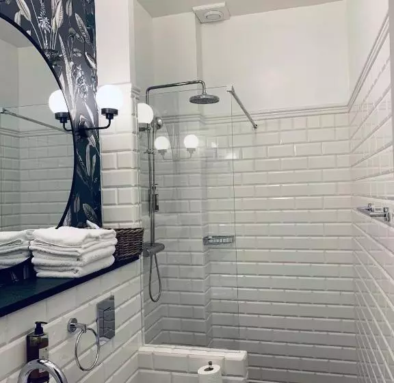 Aamiaismajoitus (B&B) Villa Park Wisełka Spa & Wellness