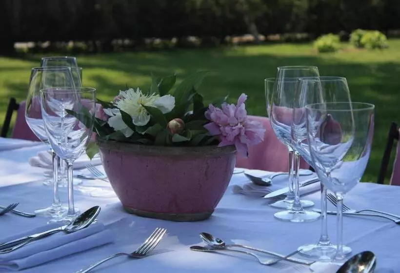 Aamiaismajoitus (B&B) Villa Park Wisełka Spa & Wellness