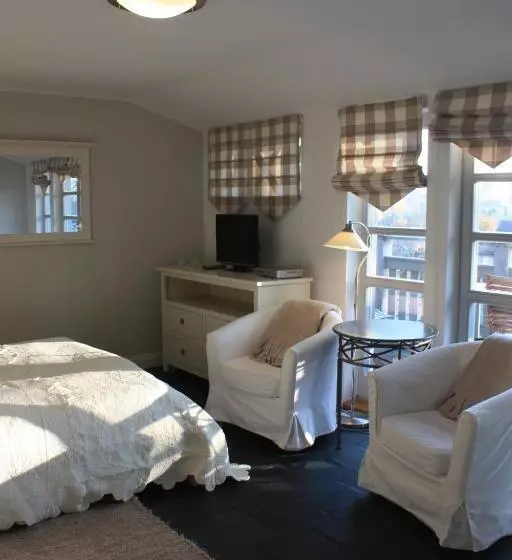 Aamiaismajoitus (B&B) Villa Park Wisełka Spa & Wellness