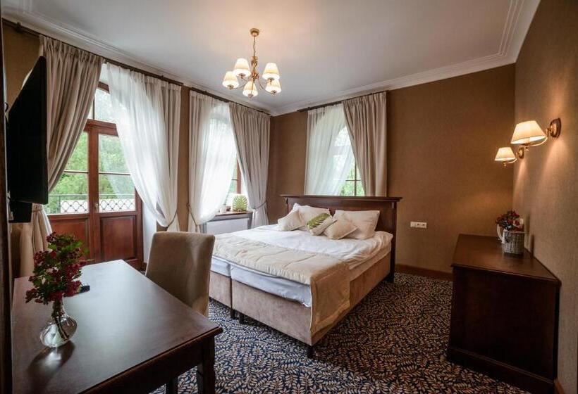 ベッドアンドブレックファースト Willa Filiks Restauracja & Pokoje