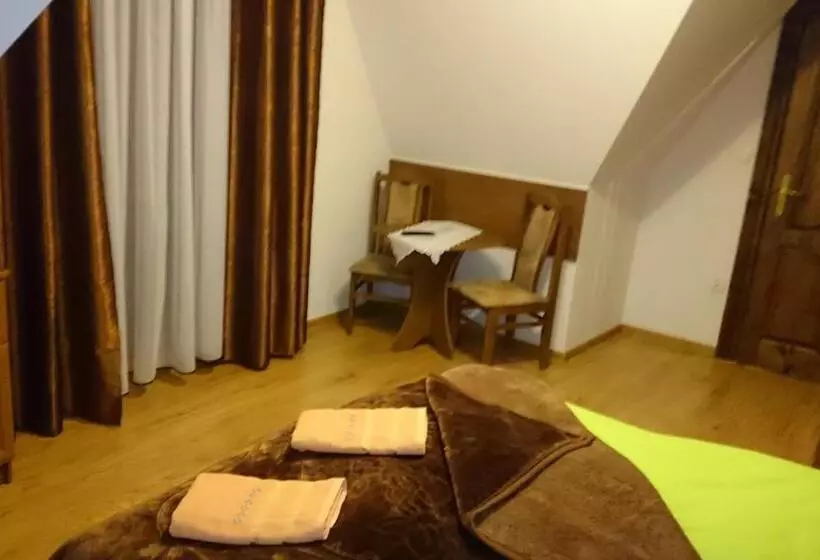 هتل Gospodarstwo Agroturystyczne Bustrycki