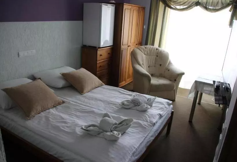 Majatalo Pensjonacik Elmi