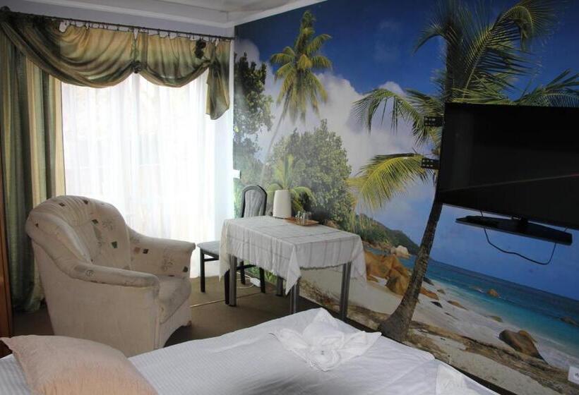 פנסיון Pensjonacik Elmi