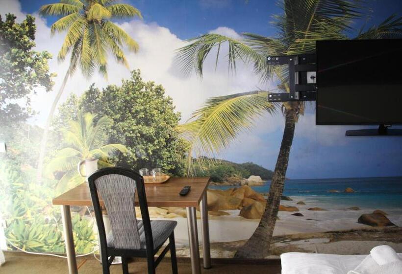 פנסיון Pensjonacik Elmi