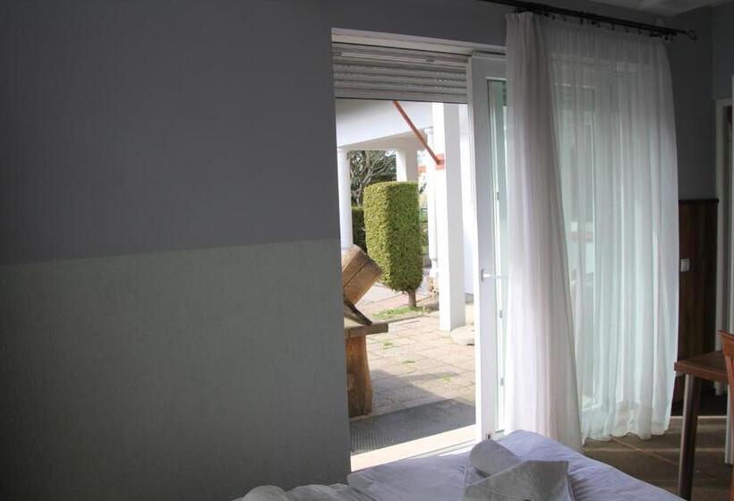 פנסיון Pensjonacik Elmi