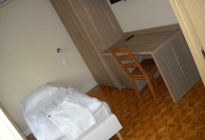 호스텔 Lavender   Restauracja I Pokoje Gościnne