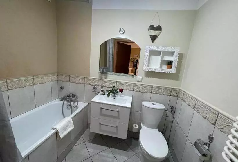 Retkeilymaja Villa Regina   Spokojna Okolica   100 Metrów Od Lasu