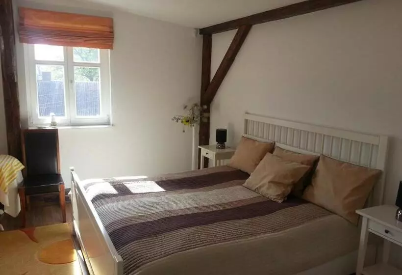 Aamiaismajoitus (B&B) Dom Gościnny Brama Sudecka