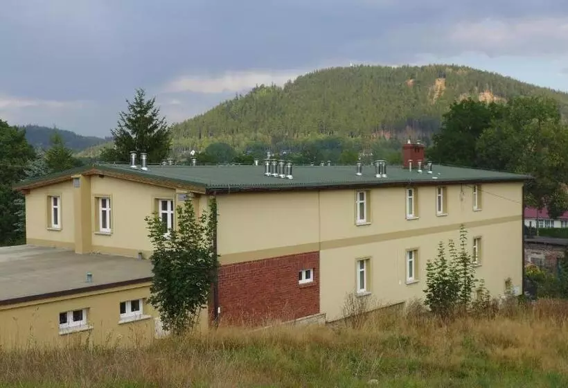 Aamiaismajoitus (B&B) Dom Gościnny Brama Sudecka