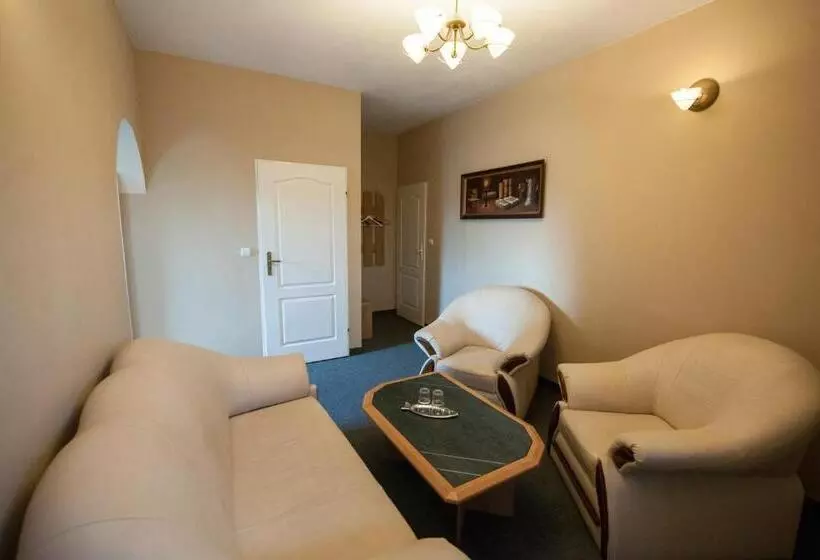 Aamiaismajoitus (B&B) Gościniec Pod Furą