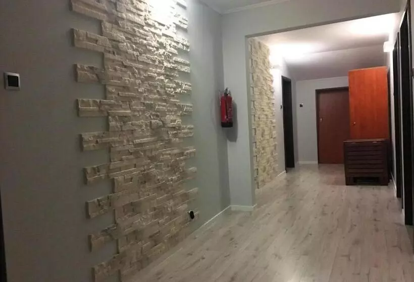 ベッドアンドブレックファースト Laura