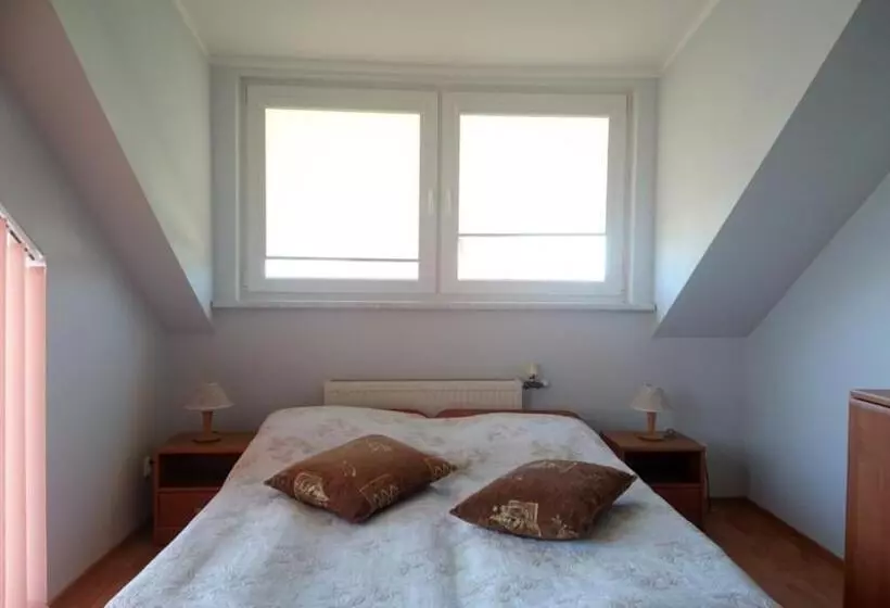 Aamiaismajoitus (B&B) Willa Sarenka