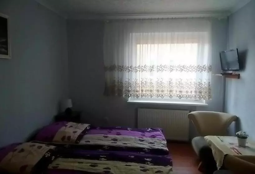 Aamiaismajoitus (B&B) Willa Sarenka