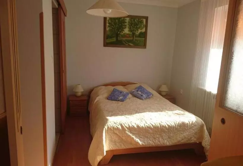 Aamiaismajoitus (B&B) Willa Sarenka