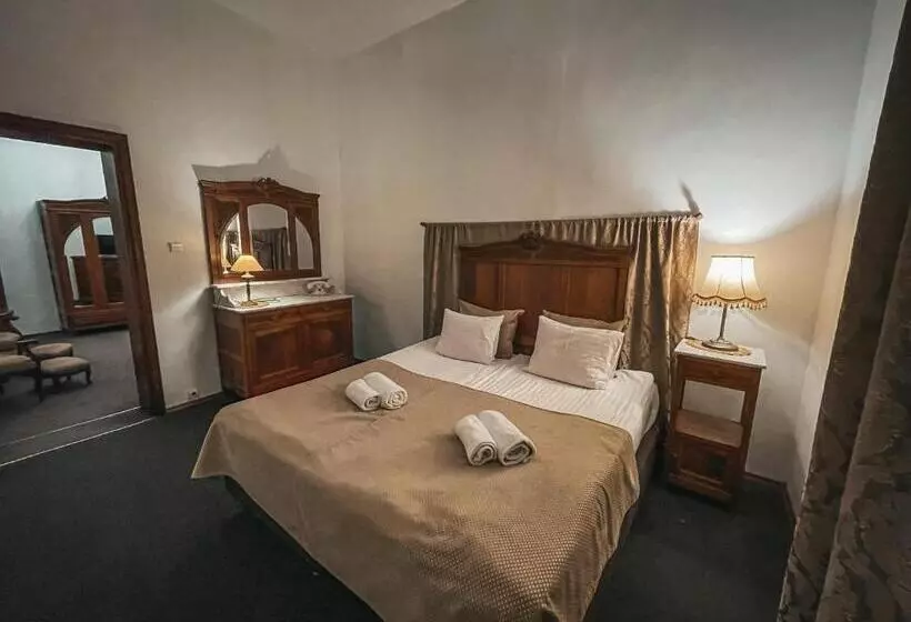 Aamiaismajoitus (B&B) Zamek Rzucewo