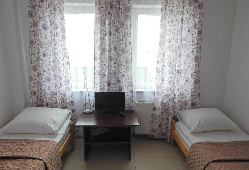 Hostel Wólka Kosowska Z Prywatnymi łazienkami