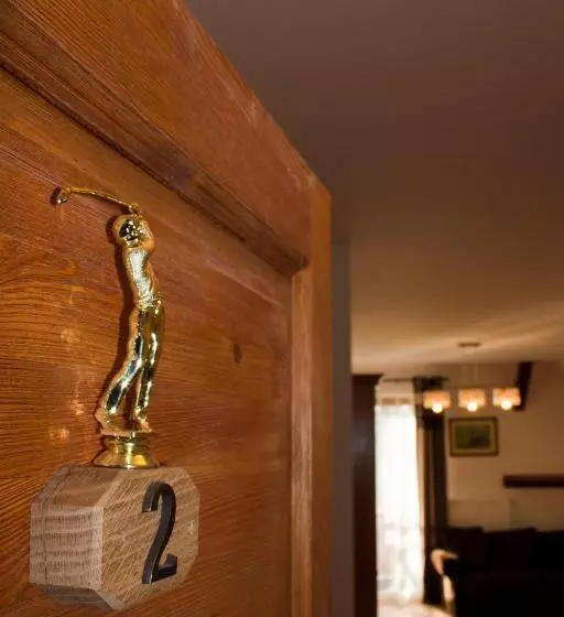 Hotelli Folwark łękuk