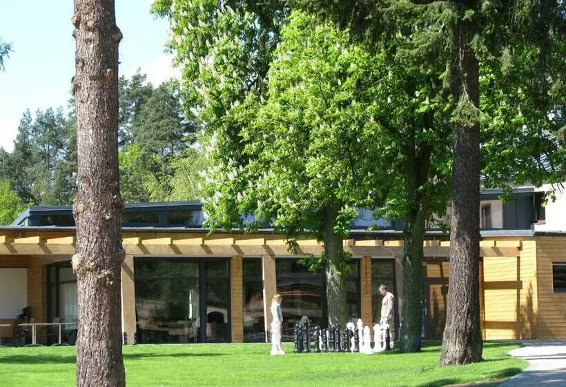 Hotelli Rezydencja Nad Jeziorem Pestkownica