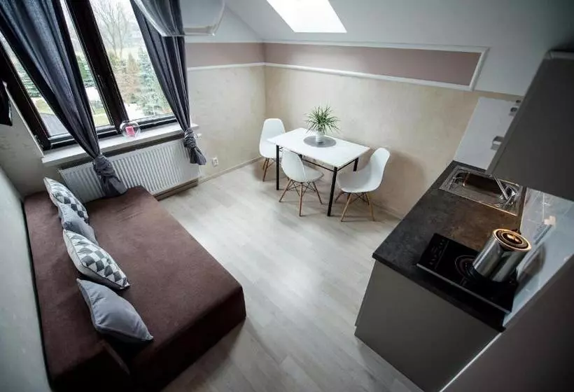 ペンション Apartamenty Królewska Kwatera