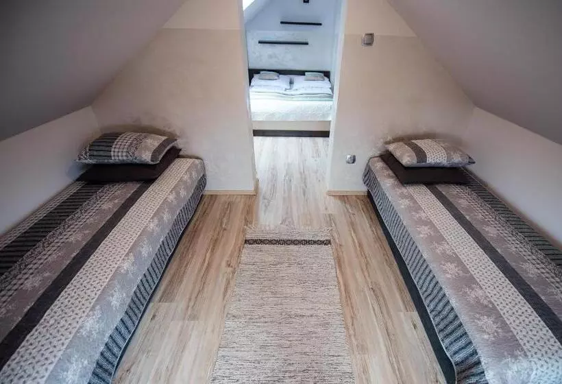 ペンション Apartamenty Królewska Kwatera