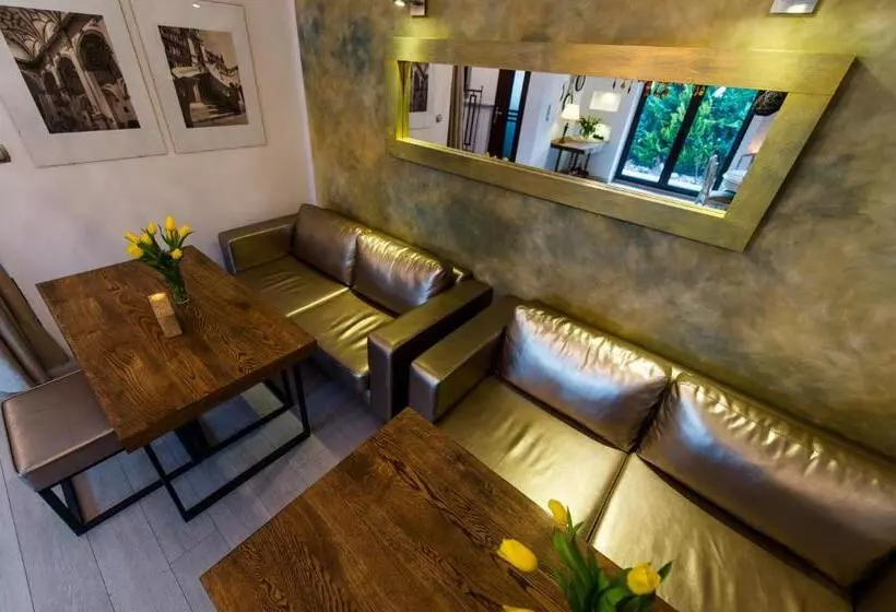ペンション Apartamenty Królewska Kwatera