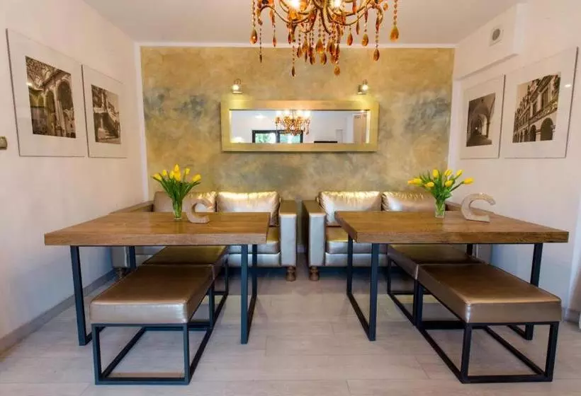 ペンション Apartamenty Królewska Kwatera