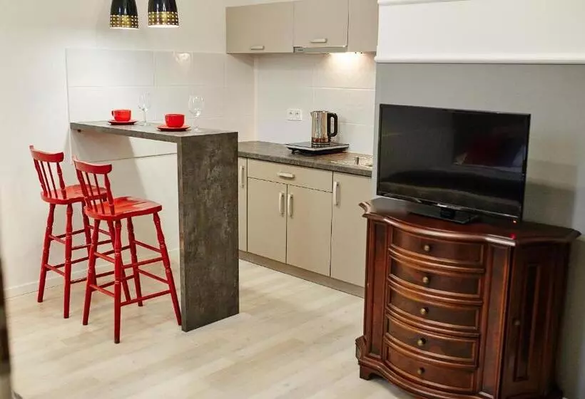 ペンション Apartamenty Królewska Kwatera