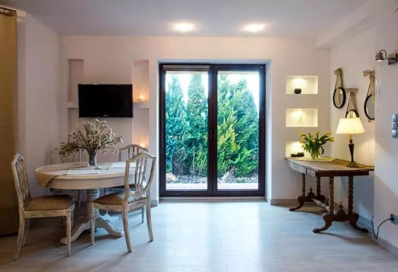 ペンション Apartamenty Królewska Kwatera