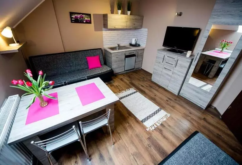 ペンション Apartamenty Królewska Kwatera