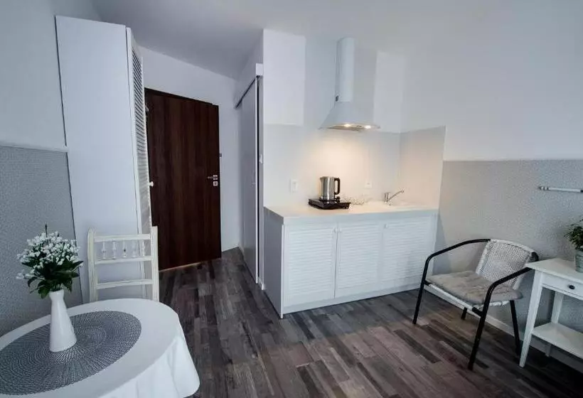 ペンション Apartamenty Królewska Kwatera