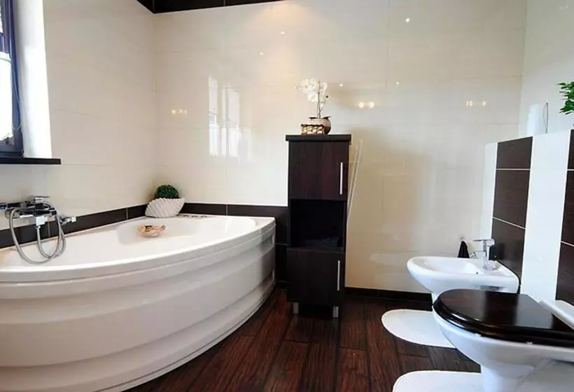 ペンション Apartamenty Królewska Kwatera