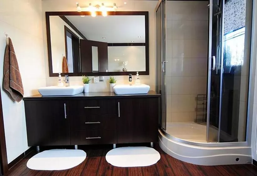 ペンション Apartamenty Królewska Kwatera