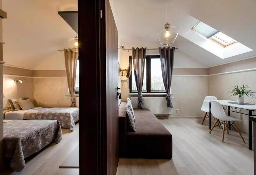 ペンション Apartamenty Królewska Kwatera