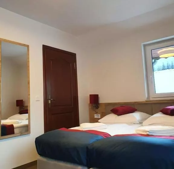 پانسیون Villa Roma Przy Wyciągu Na Szrenicę