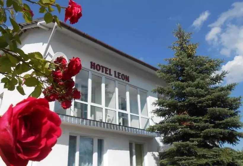 Retkeilymaja Leon