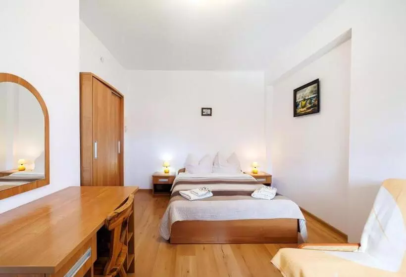 Aamiaismajoitus (B&B) Dom Gościnny Relax