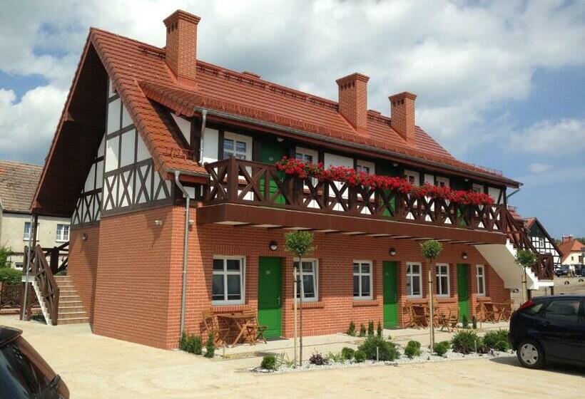 تختخواب و صبحانه Mistral Ustka