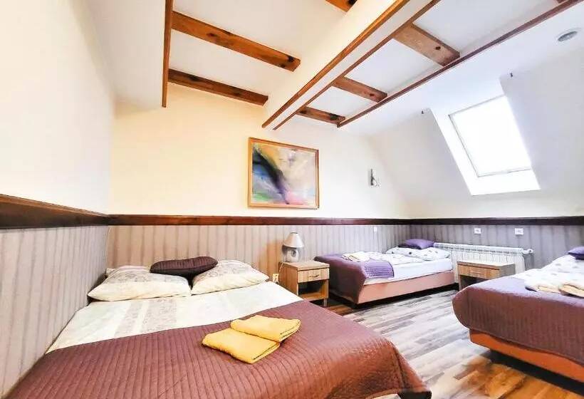 Aamiaismajoitus (B&B) Pensjonat Li Mar