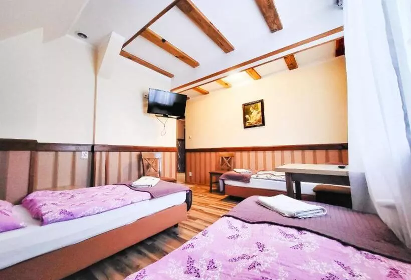 Aamiaismajoitus (B&B) Pensjonat Li Mar