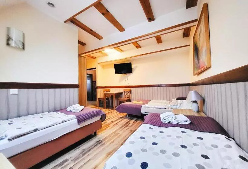 Aamiaismajoitus (B&B) Pensjonat Li Mar