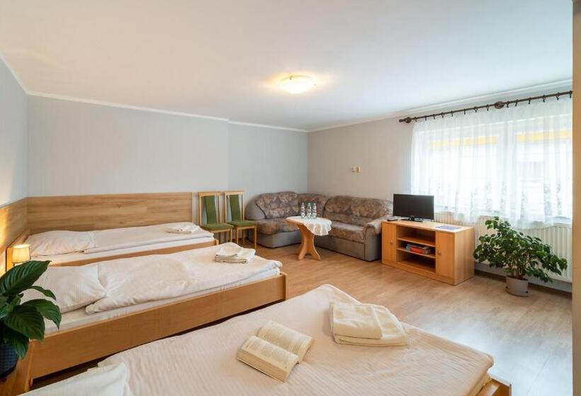 تختخواب و صبحانه Tawerna Cicha Przystań