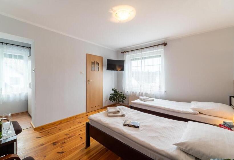 تختخواب و صبحانه Tawerna Cicha Przystań