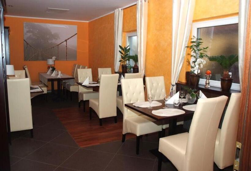 مبيت وإفطار Tenis Club