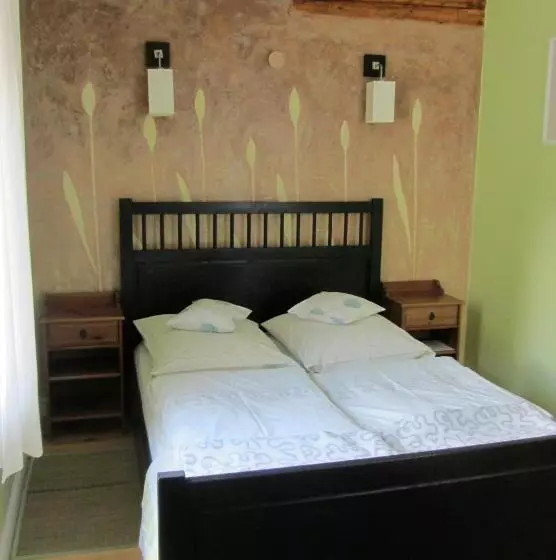 Aamiaismajoitus (B&B) Willa W Ogrodzie