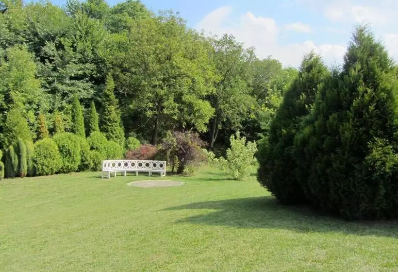 Aamiaismajoitus (B&B) Willa W Ogrodzie