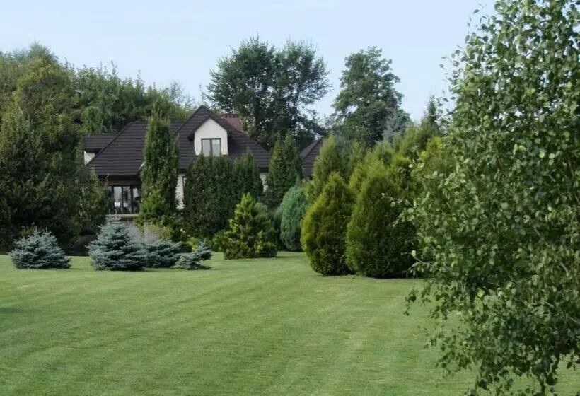 Aamiaismajoitus (B&B) Willa W Ogrodzie